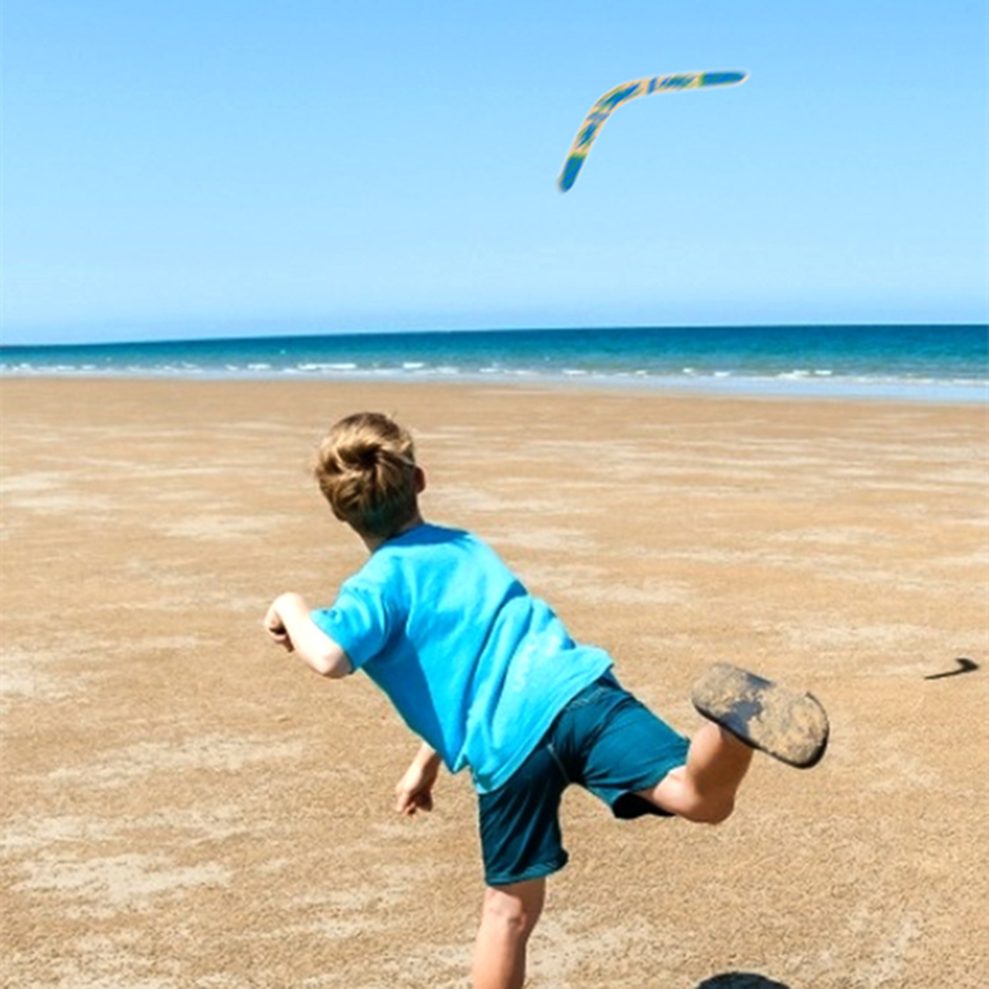 Wooden Returning Boomerang Kangaroo Item No#31282 - Image 7